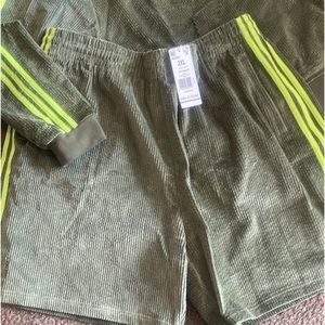 Adidas Ivy Park Men’s size XXL green corduroy short